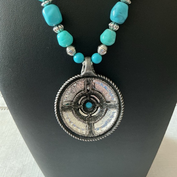 Turquoise Silver Tone Pendant and Necklace - Picture 3 of 4